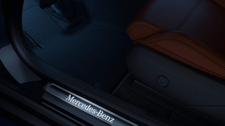 Einstiegsleisten mit "Mercedes-Benz" Schriftzug&comma; beleuchtet Bild 1