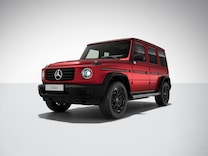 G-Class MANUFAKTUR bumpers and flared wheel arches in night black magno