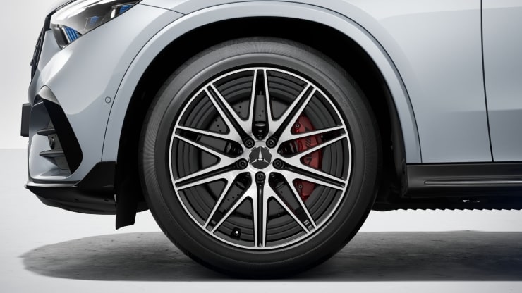 50&comma;8 cm &lpar;20"&rpar; AMG Leichtmetallr&auml;der im 10-Doppelspeichen-Design Bild 1