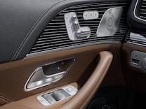 GLE Coupé Electrically adjustable seat cushion depth and head restraints in the front