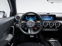 Mercedes-AMG A-Klasse Kompaktlimousine AMG Lenkradtasten