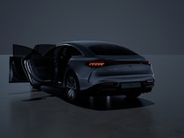 EQS Limuzyna Oświetlenie przestrzenne z animowaną projekcją logo marki w przednich i tylnych drzwiach