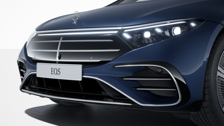 K&uuml;hlerverkleidung mit Applikationen in Chrom Bild 1