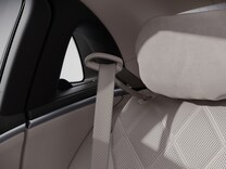 Mercedes-Maybach S-Class Belt feeders in the rear