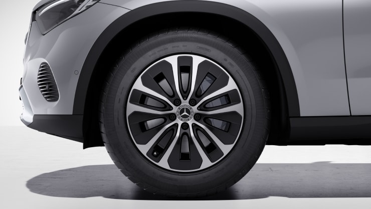 18" Aerodynamik-Leichtmetallräder im 5-Doppelspeichen-Design 1