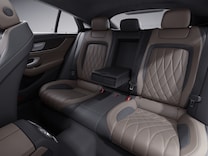 Mercedes-AMG GT 4-Door Coupé 後座可分離傾倒椅背及可收折中扶手