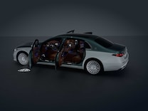 Mercedes-Maybach Classe S Luci ambient con la proiezione del logo integrate nei retrovisori esterni