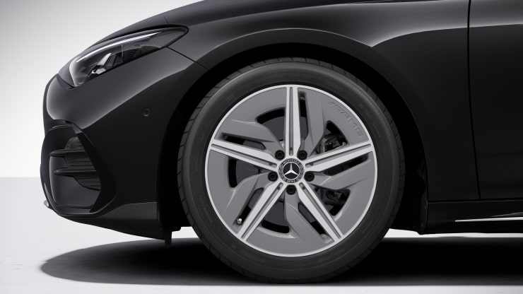 Jantes alliage AMG 45&comma;7 cm &lpar;18"&rpar; &agrave; 5 branches gris tantale&sol;naturel brillant Image 1