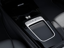 Mercedes-AMG A-Class Hatchback 前座置杯架