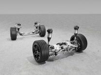 S-Klasse AIRMATIC mit intelligenter Dämpferregelung und Digitalen Extras