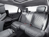 S-Class Saloon Designer belt buckles in front and rear