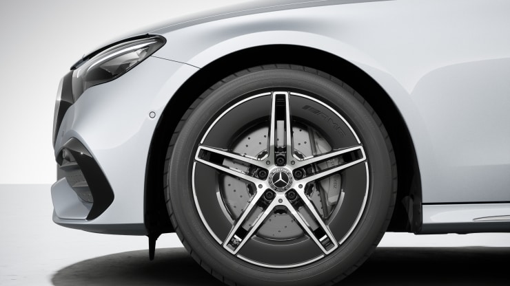 48&comma;3 cm &lpar;19"&rpar; AMG Leichtmetallr&auml;der im 5-Doppelspeichen-Design Bild 1