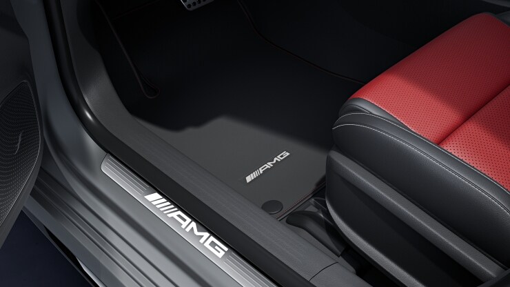 AMG Einstiegsleisten mit "AMG" Schriftzug, beleuchtet und mit Wechselcover 1