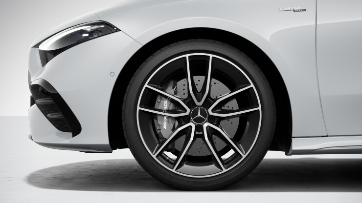 48&comma;3 cm &lpar;19"&rpar; AMG Leichtmetallr&auml;der im 5-Doppelspeichen-Design Bild 1