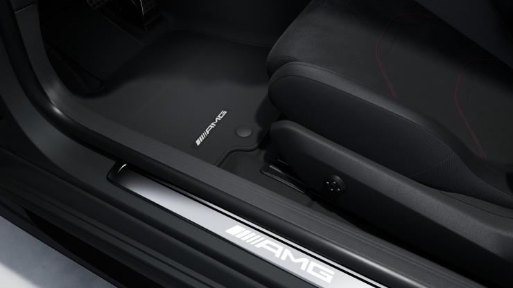 AMG Einstiegsleisten mit "AMG" Schriftzug, beleuchtet und mit Wechselcover 1