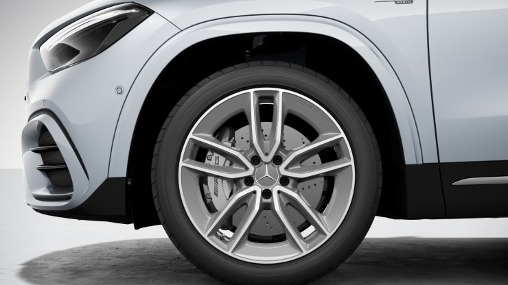 48,3 cm (19") AMG Leichtmetallräder im 5-Doppelspeichen-Design Bild 1