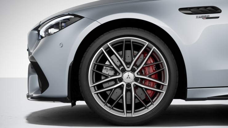 48,3 cm (19") AMG Leichtmetallräder im 5-Doppelspeichen-Design Bild 1