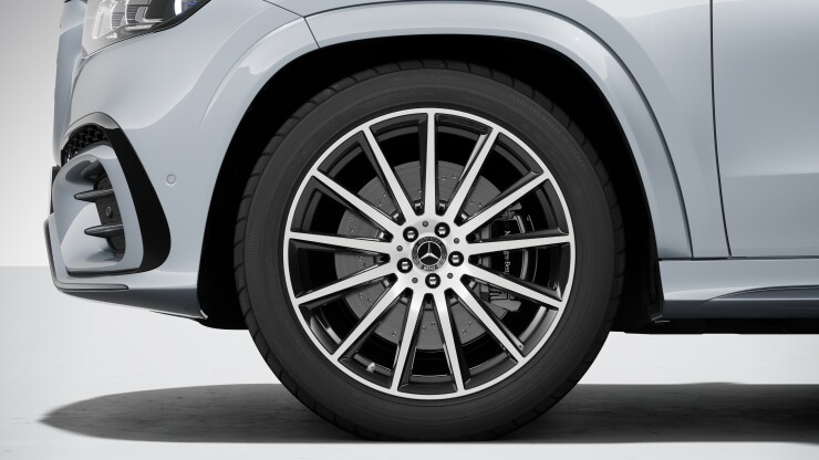 Obr&eogon;cze k&oacute;&lstrok; AMG ze stop&oacute;w metali lekkich&comma; 22&rdquo; Zdj&eogon;cie 1