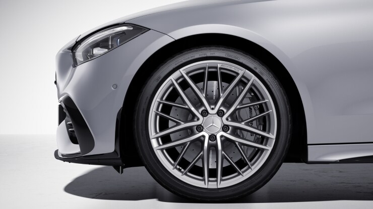 48,3 cm (19") AMG Leichtmetallräder im 5-Doppelspeichen-Design Bild 1