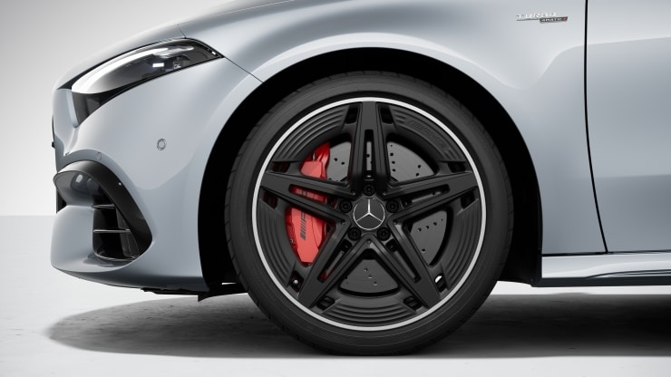 48,3 cm (19") AMG Leichtmetallräder im 5-Doppelspeichen-Design 1
