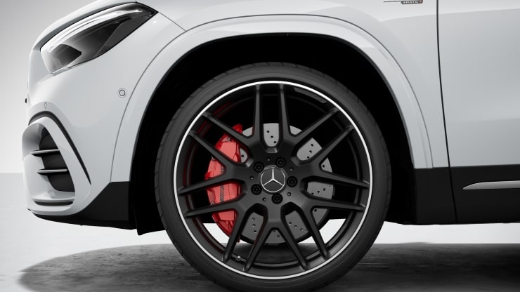 53&comma;3 cm &lpar;21"&rpar; AMG Leichtmetallr&auml;der im Kreuzspeichen-Design Bild 1