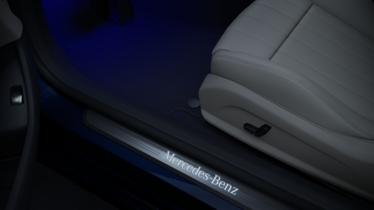 Einstiegsleisten mit "Mercedes-Benz" Schriftzug, beleuchtet Bild 1