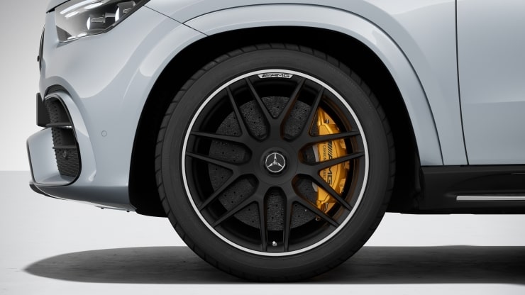 55,9 cm (22") AMG Schmiederäder im Kreuzspeichen-Design Bild 1