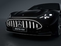 Mercedes-AMG GT 4-Doors Coupé Steaua Mercedes-Benz partial iluminata