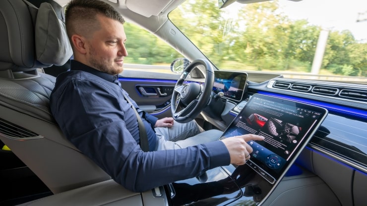 Fahrassistenz-Paket mit DRIVE PILOT 2