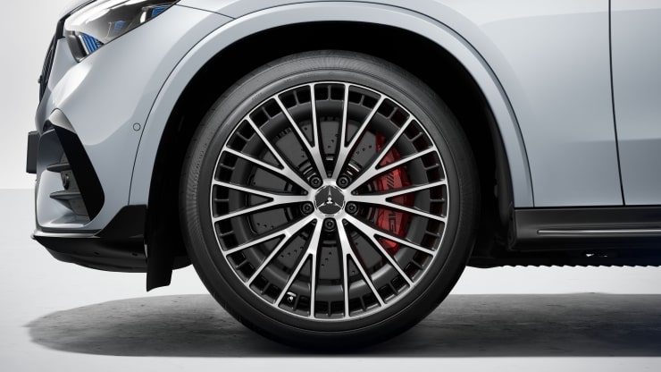 53,3 cm (21") AMG Leichtmetallräder im Y-Speichen-Design Bild 1