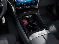 GLC Coupé Wireless charging for mobile devices - front