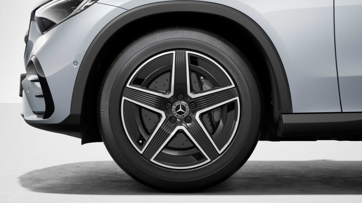 19" AMG Leichtmetallräder im 5-Speichen-Design Bild 1