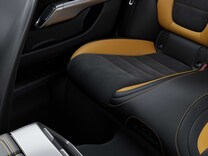 Mercedes-AMG GT 4-drzwiowe Coupé 2 porty USB z tyłu