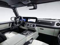 G-Class MANUFAKTUR instrument panel in two-tone nappa leather