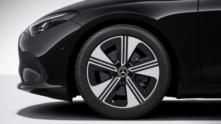18" Aerodynamik-Leichtmetallräder im 5-Doppelspeichen-Design Bild 1