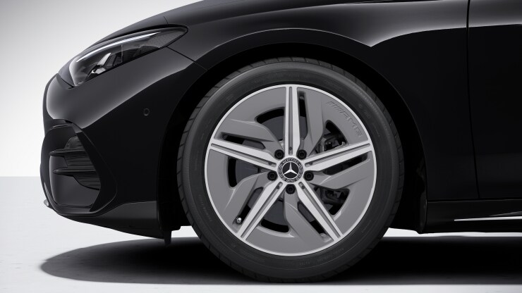 18" AMG Leichtmetallräder im 5-Speichen-Design 1