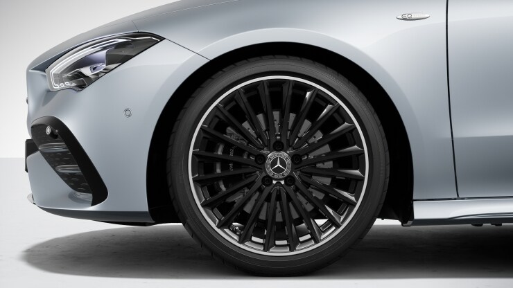 48,3 cm (19“) AMG Leichtmetallräder im Vielspeichen-Design Bild 1