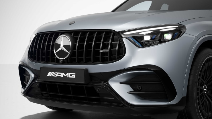 AMG spezifische Kühlerverkleidung, abgedunkelt 1