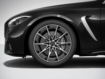Mercedes-AMG CLE Coupé 灰色煞車卡鉗