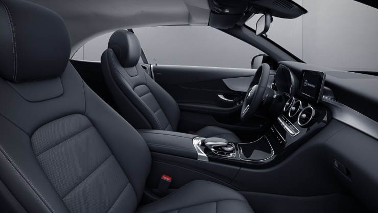 Serienausstattung Interieur Bild 1