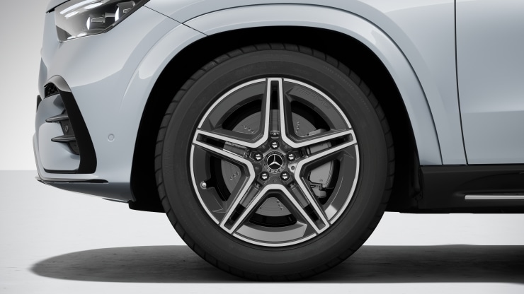 50,8 cm (20") AMG Leichtmetallräder im 5-Doppelspeichen-Design 1