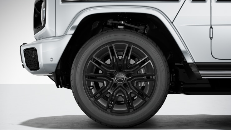 50,8 cm (20") AMG Leichtmetallräder im 10-Speichen-Design 1