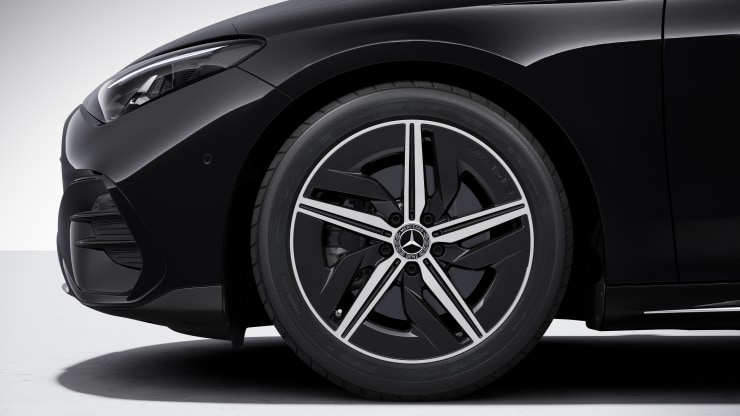 18" AMG Leichtmetallräder im 5-Speichen-Design 1