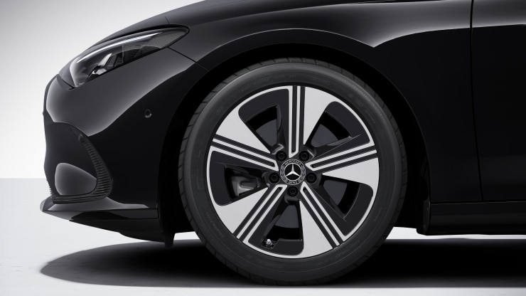 18" Aerodynamik-Leichtmetallräder im 5-Speichen-Design Bild 1
