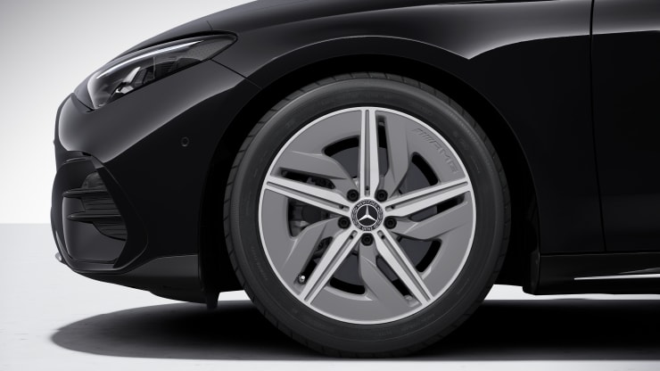 18" AMG Leichtmetallräder im 5-Speichen-Design 1