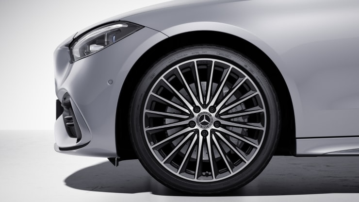 19" AMG Leichtmetallräder im Vielspeichen-Design Bild 1