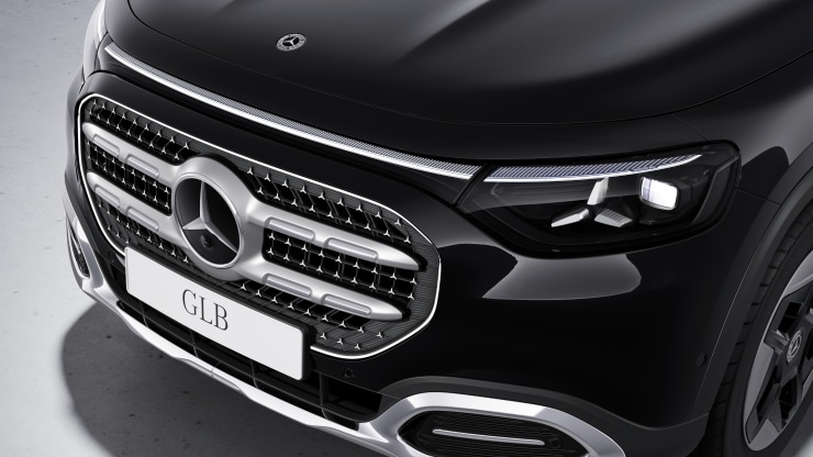 Kühlergrill beleuchtet mit Mercedes-Benz Pattern in Chrom 2