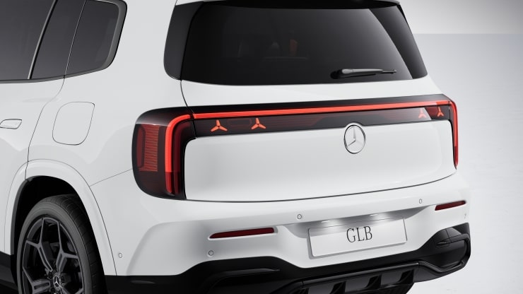 AMG Line Plus 4