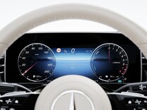 E-Class Sedan 3D driver's display