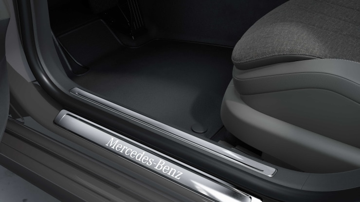 Baguettes de seuils de portes avant et arrière noires éclairées avec monogramme « Mercedes-Benz » Image 1